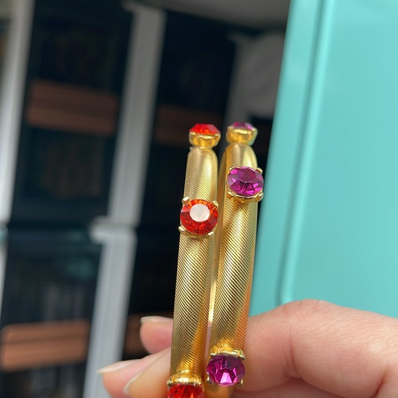 💕Beautiful Set of 2 Bangle Bracelets with Purple and Red Stones Gold Tone💕 - Picture 4 of 4